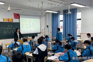 老里：詹姆斯现在不会每场都打出高水平 但到季后赛他会打出来的