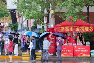 「直播吧现场实拍」武磊错失绝佳机会，近距离空门被门线解围！